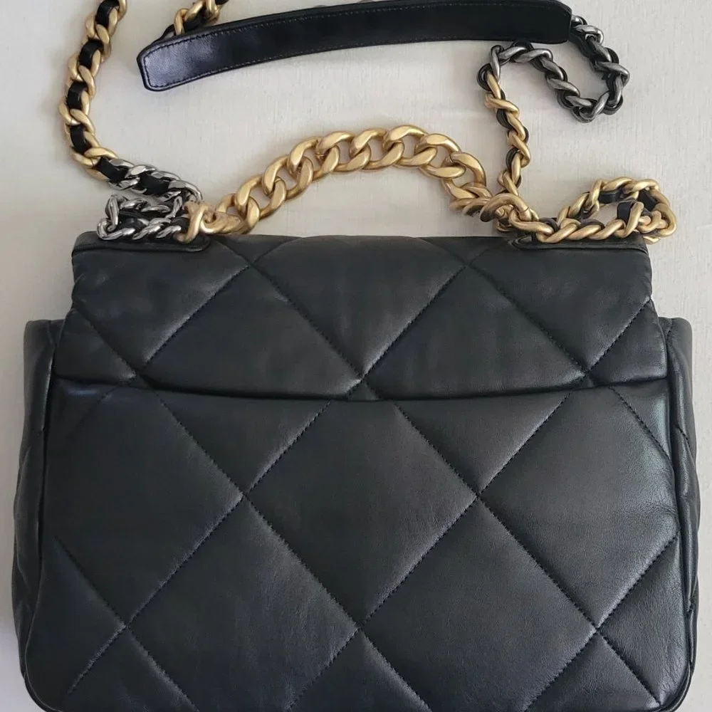 Chanel 19 Large Black Gold Metal - Picture 6 of 7